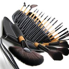 mac makeup brushes kit in stan