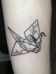1001 Ideen Zum Thema Origami Tattoo Aus Denen Sie Ein Inspiration Schopfen Konnen Tattoo Ideen Geometrische Tattoos Tattoo Motive Geometrisches Tattoo