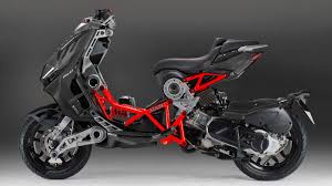 Dragster werden von großvolumigen, meist aufgeladenen motoren mit bis zu einigen tausend ps leistung angetrieben, die über sehr breite… … Ksr Holt Den Italjet Dragster Zuruck World Of Bike