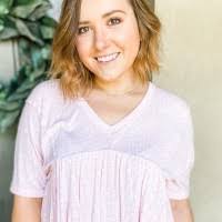 Lauren Aiken's Instagram, Twitter & Facebook