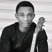 My eyes are full of tears as I write this post) EARTH HONORS SUCCESS, BUT  HEAVEN HONOURS FAITHFULNESS. I have listened to Bro Obi Igwe's songs.  Okwesco and his team were voices