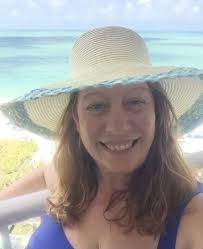 Lori Rau's Instagram, Twitter & Facebook