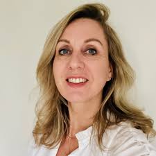 Sharon Evers, Auteur van Travelpro