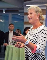 IT-Chefin Kim Hammonds wird zum 1. August als COO in den Vorstand der  Deutschen Bank berufen