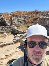 Tolo is breathtaking 😻🇬🇷