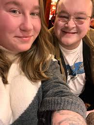 Girls night out celebrating me being single for 3 years woop. I have tried  to play in the past but for some reason never works 🤦‍♀️ any shots grately  appricated. The tillie