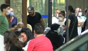 Alişan aynı zamanda menajeri olan kardeşinin ölüm haberini canımın yarısı gitti diyerek duyurdu. 9g8mvpxugrdndm