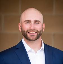 I am very excited to announce I have received and accepted an offer to join  Baird as an incoming 2024 Global Investment Banking Summer Analyst in  Milwaukee! I want to extend a