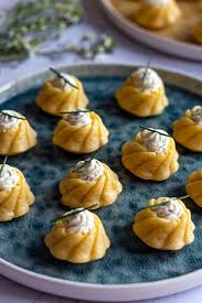 Mini Cake A La Mousse De Boursin Amandine Cooking En 2020 Recettes De Cuisine Recette Aperitif Recette Minceur Thermomix