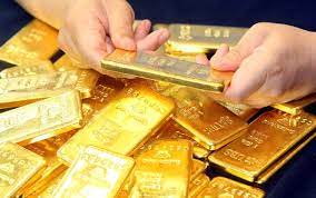 The price also rises when the dollar declines. Mini Gold Bar Sales In Korea Shoot Up Amid Geopolitical Tensions Pulse By Maeil Business News Korea