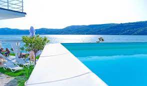 Pensiunea wild apuseni oferă o experiență autentică în munții apuseni.este situată la poalele. 10 Pensiuni Din Romania Cu Piscine Fabuloase Preturi La Cazare De La 85 Lei De Persoana Noapte All4travel