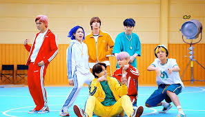 Maybe you would like to learn more about one of these? Gif É¢á´ÊŸá´…á´‡É´ Éªá´…á´ÊŸ Tarafindan Kesfedildi We Heart It De Kendi Gorsellerinizi Ve Videolarinizi Kesfedin Ve Kaydedin In 2021 Bts Suga Gif Hip Hop And R B