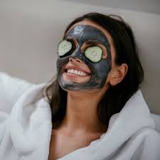Le maschere facciali fatte in casa. Maschera Viso Fai Da Te La Ricetta Giusta Per La Tua Pelle