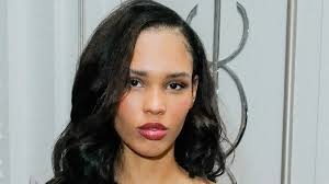 Nara Smith scelta come testimonial della nuova campagna Vegamour