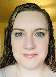 This is one of my favourites in my make up bag at the moment. I really like  how light it feels in the hot weather, while still giving me some coverage  🥰