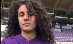I tuoi capelli riflettono l'arcobaleno. Fiorentina Femminile Danila Zazzera Torna Dopo L Operazione Al Cuore