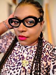 I cracked a new frame and my kid said it looked like a bursa, referiing to  moa. So i changed it to moa colours. His name is Elvis.