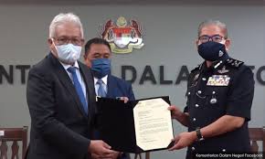 Sumber berkata, mazlan mempunyai hubungan yang baik dengan istana dan kerajaan. Mazlan Lazim Dilantik Sebagai Timbalan Ketua Polis Negara Malaysiakini