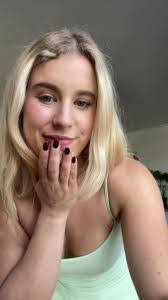 Dana Lively's Instagram, Twitter & Facebook