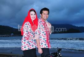 Kisah asmara antara arumi bachsin dan emil dardak bukanlah tanpa proses. Emil Dardak Beberkan Gaya Hidup Arumi Bachsin Setelah Menjadi Istri Bupati Tabloidbintang Com