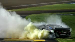 Discover 2021 auto racing future odds for weekly races, the nascar cup series championship, xfinity series and trucks series provided by put simply, you just need to select the driver that will capture the checkered flag of the race you select any of the drivers in the race and your payout for. Nascar At Las Vegas Results Kurt Busch Sneaks Into Next Round With Caution Aided Win Sporting News