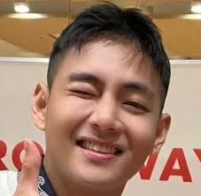 TOP 10 LOGROS DE TAEGRANJERA💋 1:no saber usar Instagram 2:tener un álbum  flop ya que sus fans preferían comprar la teoría de kim 3:cosechar granjas  en tailandia que hacen loop a una