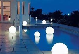 Do You Love Swimming In A Pool At Night These Pool Lights Could Build A Romantic Atmosphere During A Nigh Hinterhofbeleuchtung Pool Dekor Solarleuchten Garten