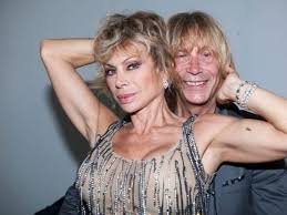 Carmen russo, raggiunta dal fatto quotidiano, avrebbe negato di conoscere la coppia: Carmen Russo Ed Enzo Paolo Turchi Temporeale Quotidiano