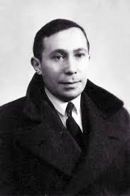 Leo Strauss's Instagram, Twitter & Facebook