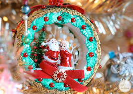Shark tooth mini dig kit. Unique Christmas Tree Decorating Ideas