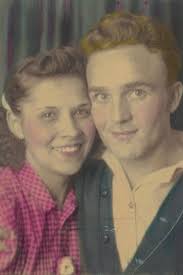 Dee Denslow's Instagram, Twitter & Facebook