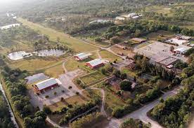 Burt reynolds house address jupiter fl. Gangster Hideout To Burt Reynolds Ranch To Palm Beach Post Burt Reynolds Farm Lifestyle