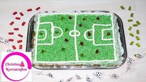 Die schüsseln sollten leicht eingefettet und bemehlt sein, damit der kuchen sich nach dem backen auch lösen lässt. Fussball Kuchen Fussball Feld Kuchen Geburtstagskuchen Fussball Torte Youtube