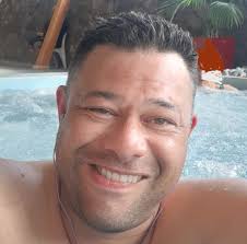 What melee weapon to master in fantasy realm?