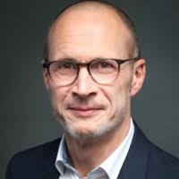 800+ profils pour “*** Izard”