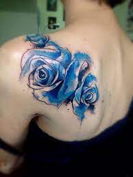 Rosas Azuis Por Victor Octaviano Blue Rose Tattoos Watercolor Rose Tattoos Tattoos