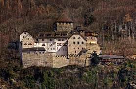 Schloss vaduz) is the palace and official residence of the prince of liechtenstein. Schloss Vaduz Foto Bild Architektur Kultur Motive Bilder Auf Fotocommunity