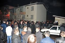Check spelling or type a new query. Bursa Da Elektrik Kesintisi Protestosu Son Dakika Haberleri