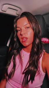 Heather Shrum's Instagram, Twitter & Facebook