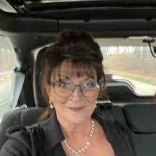 Phyllis Reinhart's Instagram, Twitter & Facebook