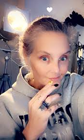 Hillary Wiley's Instagram, Twitter & Facebook