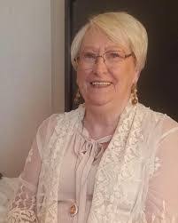 Kerry Newell's Instagram, Twitter & Facebook