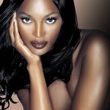 3 wochen vor den babynews sah naomi nicht schwanger aus. Naomi Campbell Schwanger 2021 Neue Baby Geruchte Mediamass