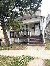 10150 S Indiana Ave Chicago Il 60628 41 Photos Mls 11286398 Movoto