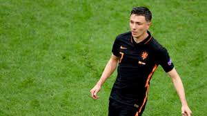 Steven berghuis is a dutch professional footballer who plays as a winger for ajax and the netherlands national team. Ajax News Steven Berghuis Soll Von Feyenoord Kommen