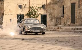 Kehidupan yang damai usai terlepas dari dunia agen rahasia. No Time To Die James Bond 007 Aston Martin Aston Martin