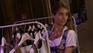 Warum sie sich aber gerade bei ihrer hochzeit f. Cathy Hummels Hochzeitskleid Von Der Stange Bunte De