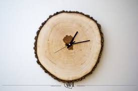 Wanduhr Aus Einer Holzscheibe Wooden Clock Via Dawanda Com Uhr Holz Wanduhr Holz Holzuhr