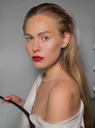 Hope Cassidy Donovan (thehumanhope)