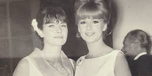 Ο γνωστός ηθοποιός παντρεύτηκε ξανά, πέντε χρόνια μετά από το θάνατο της τζένης καρέζη. Kwstas Kazakos Apo To Iefimerida Gr